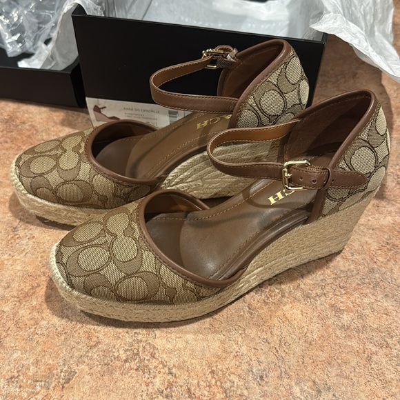 Brand New with Box- Worn Once - Picture 5 of 7